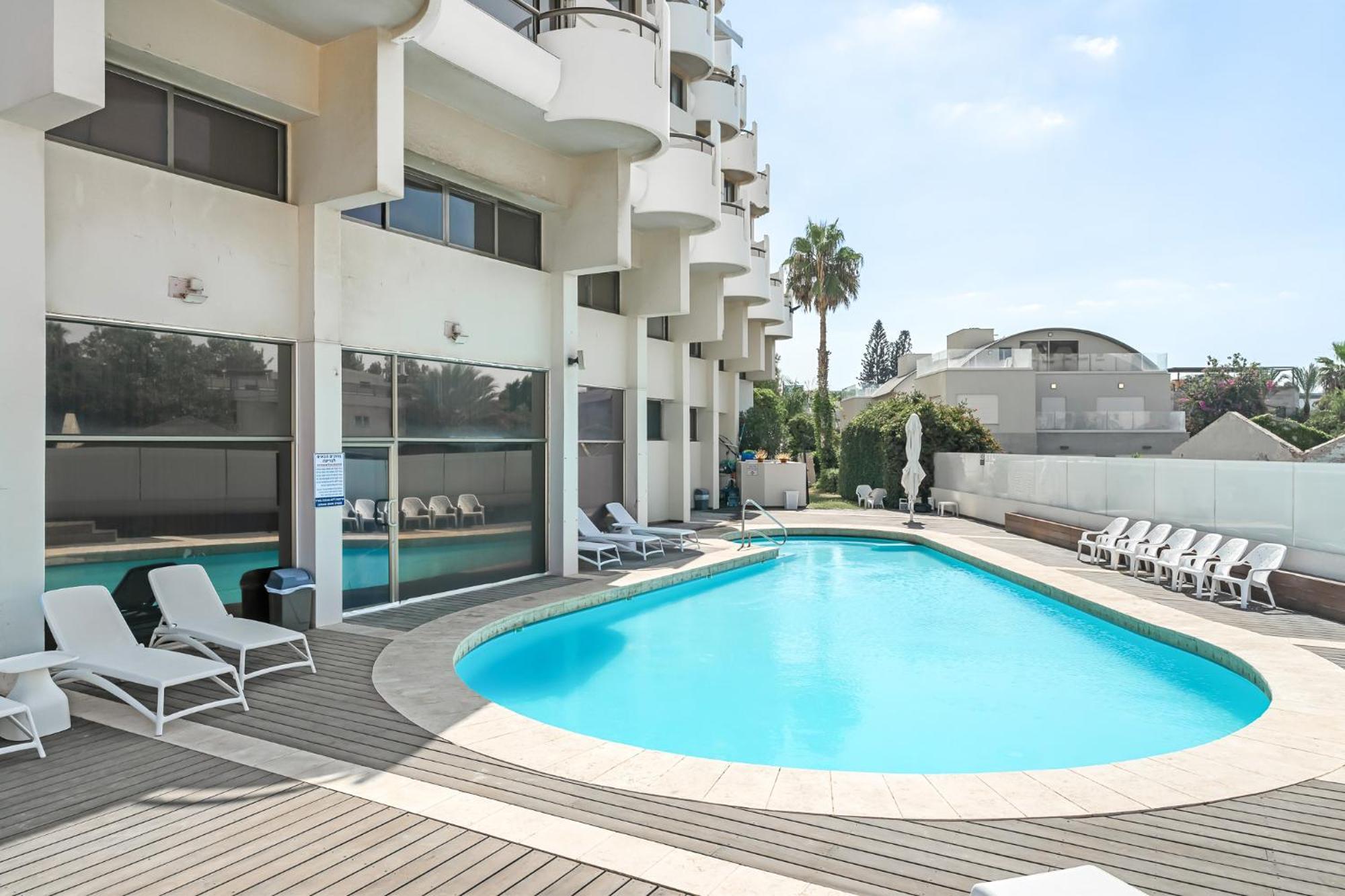 Elegant Duplex With Parking By Beachfront Stay Herzelia Exterior foto